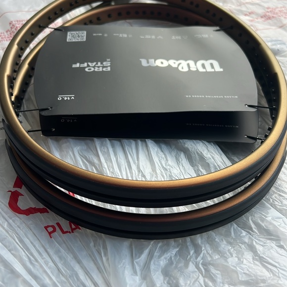 NWT Set of Wilson Pro Staff X v14, Grip 2 - Picture 8 of 16